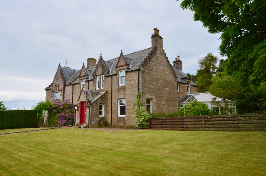 Delnies House, Inverness Road, Nairn, IV12 5NT – R & R Urquhart ...